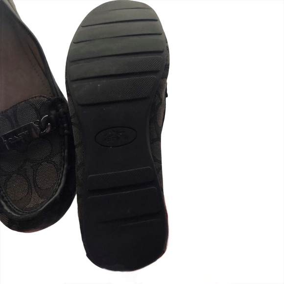 Coach embossed leather Olive loafers - Picture 6 of 10